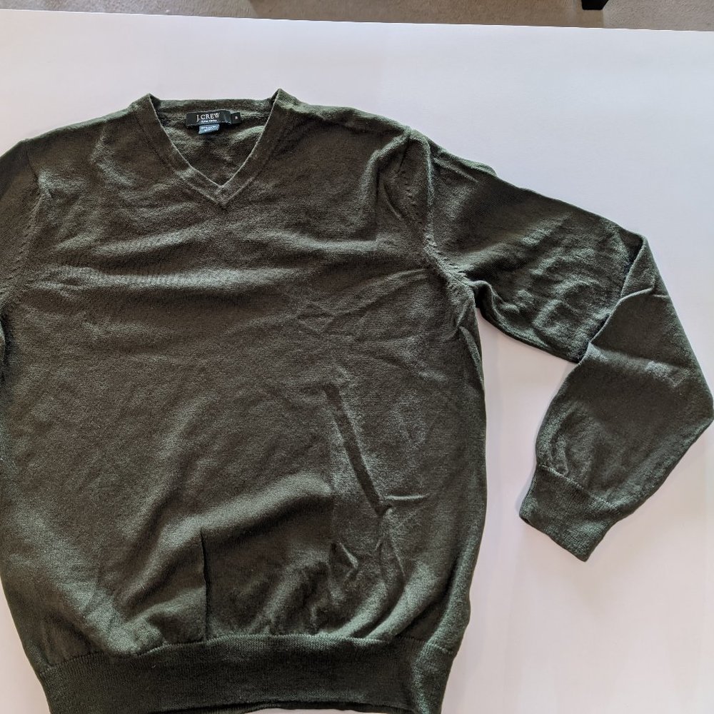 J. Crew %100 Merino V neck sweater - deep green
